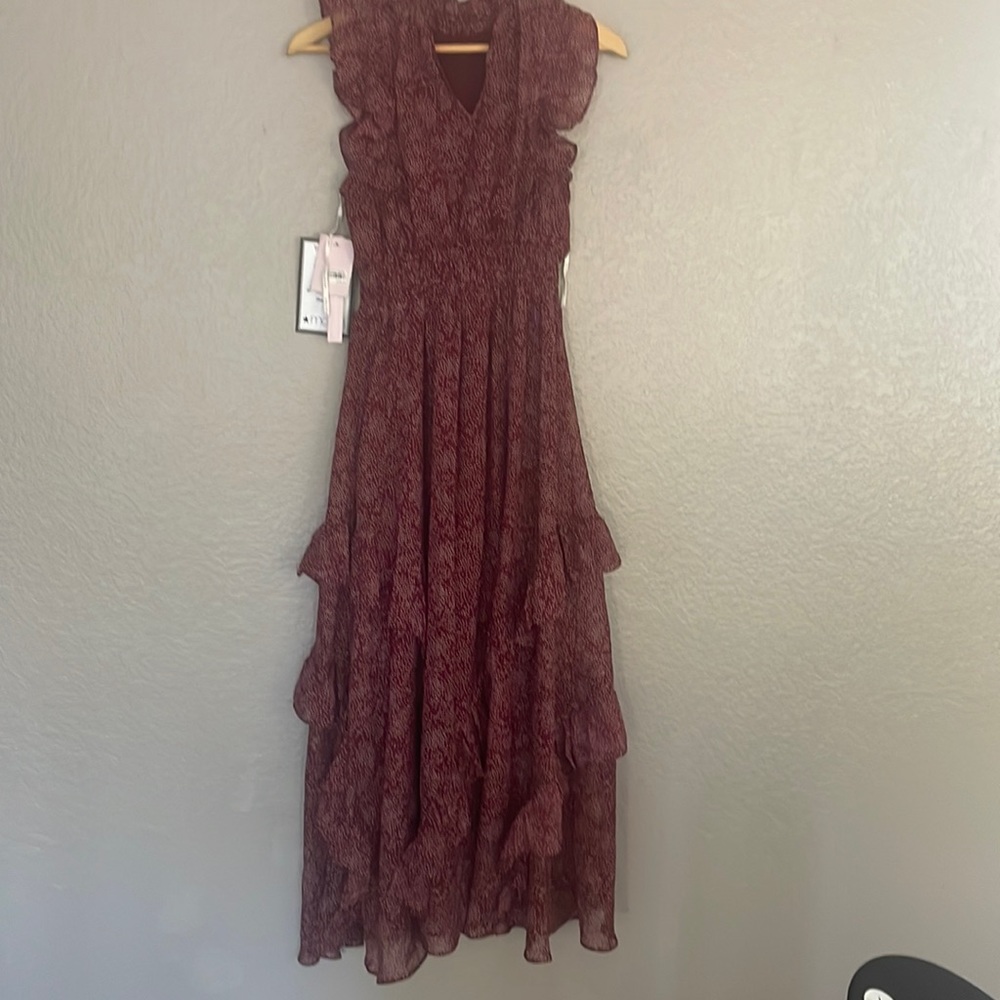 Women’s Maxi Dress Size 2 Burgundy color.